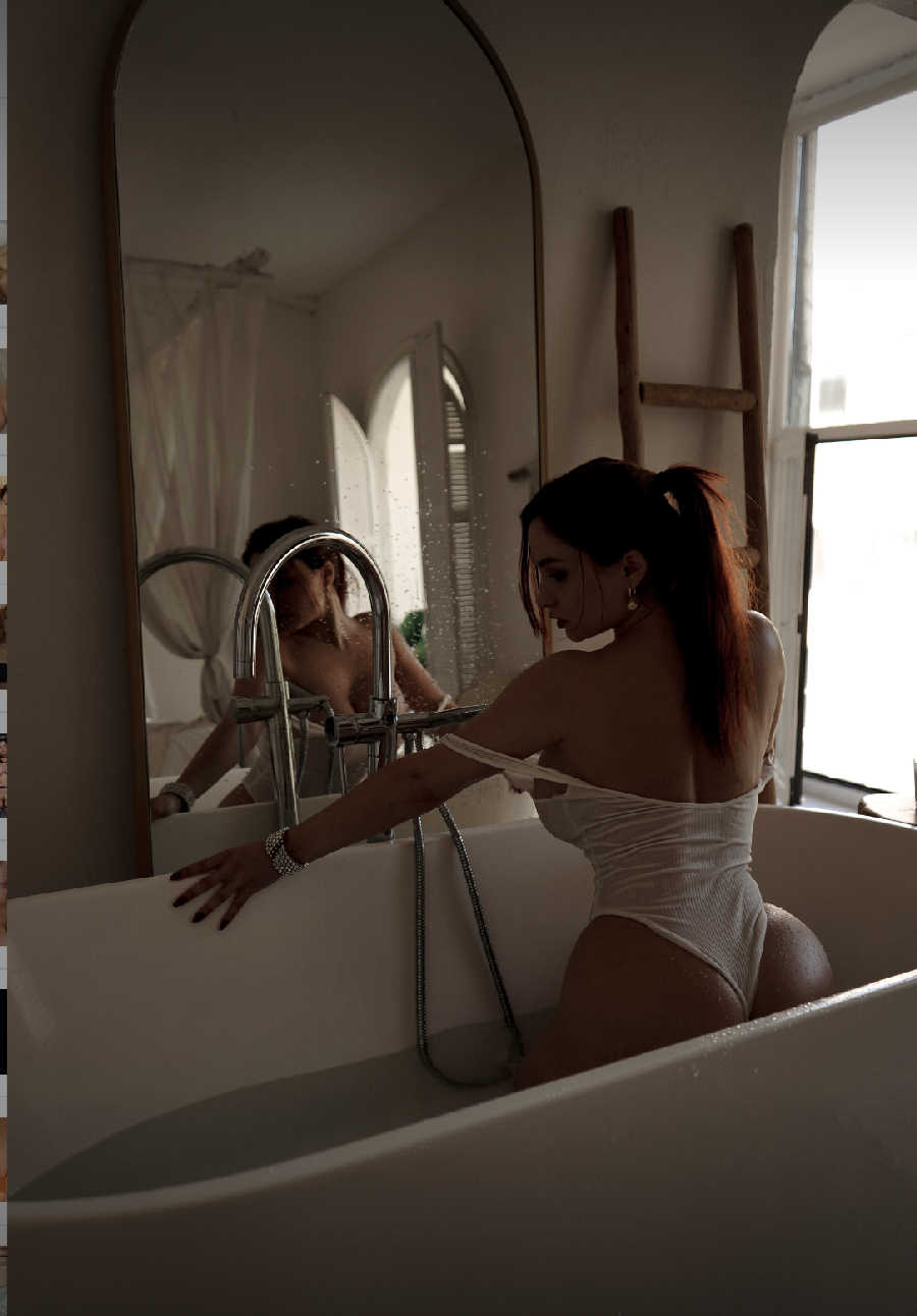 A playful frame from Miranda Faith nude — online in Kerbela