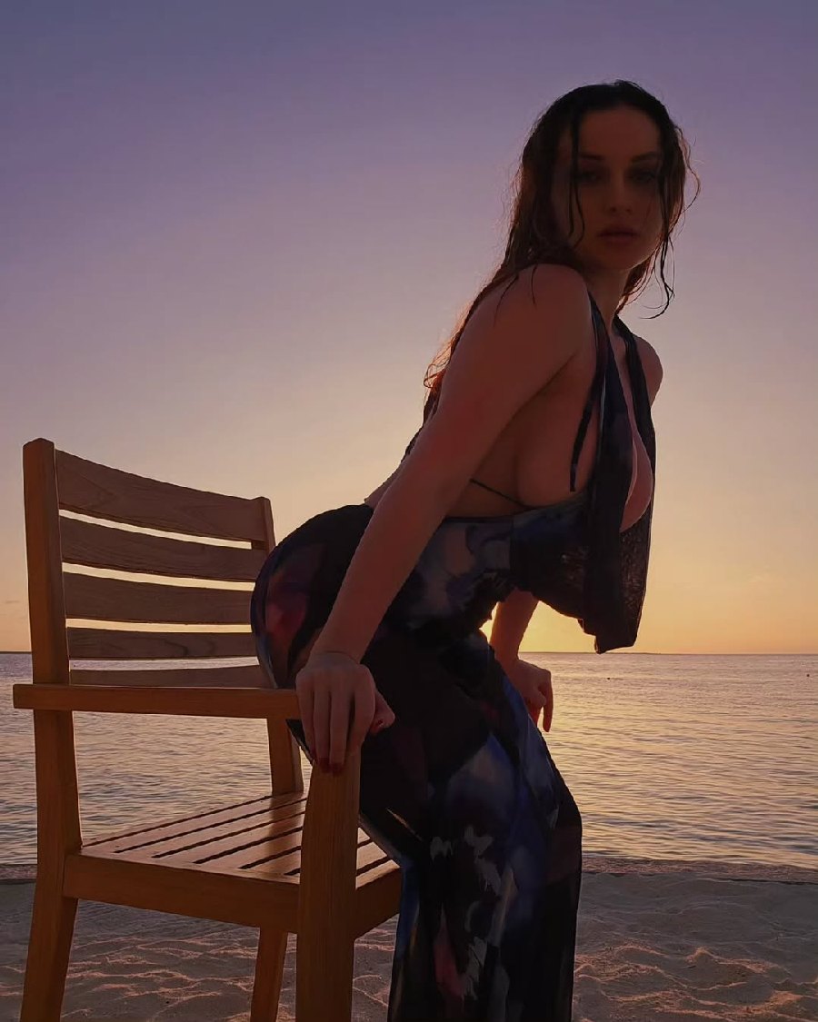 Sexy girl Miranda Faith nude in Kerbela