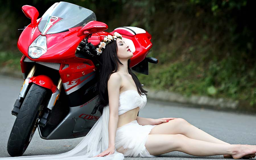Beautiful girls and motorcycles in Kerbela