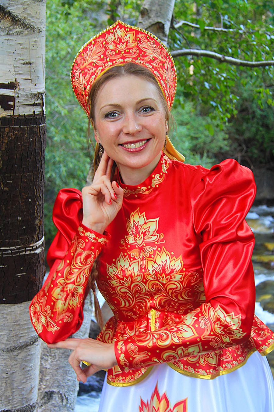 Women in Slavic costumes in Kerbela