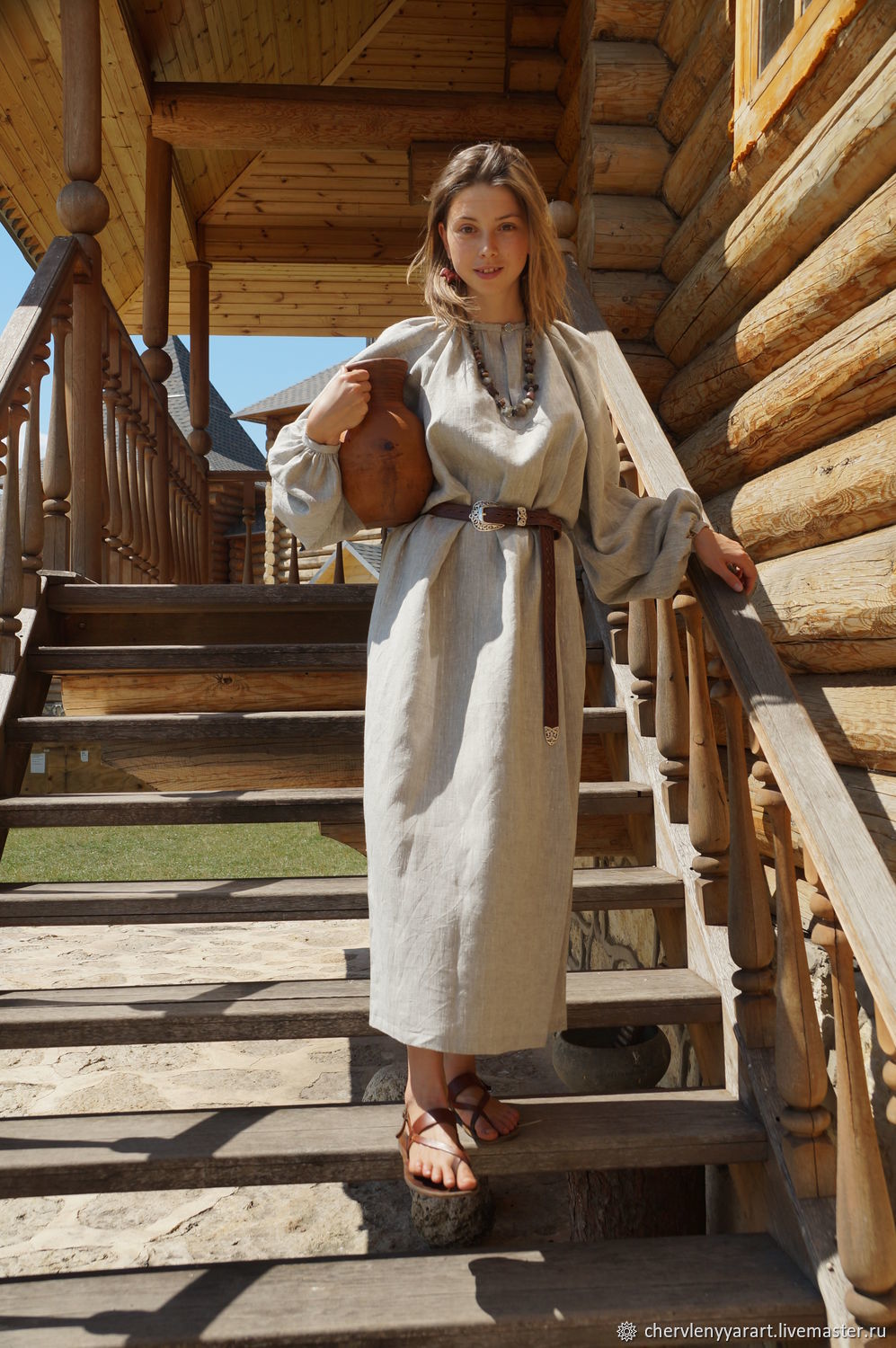 Girls in Slavic costumes in Kerbela