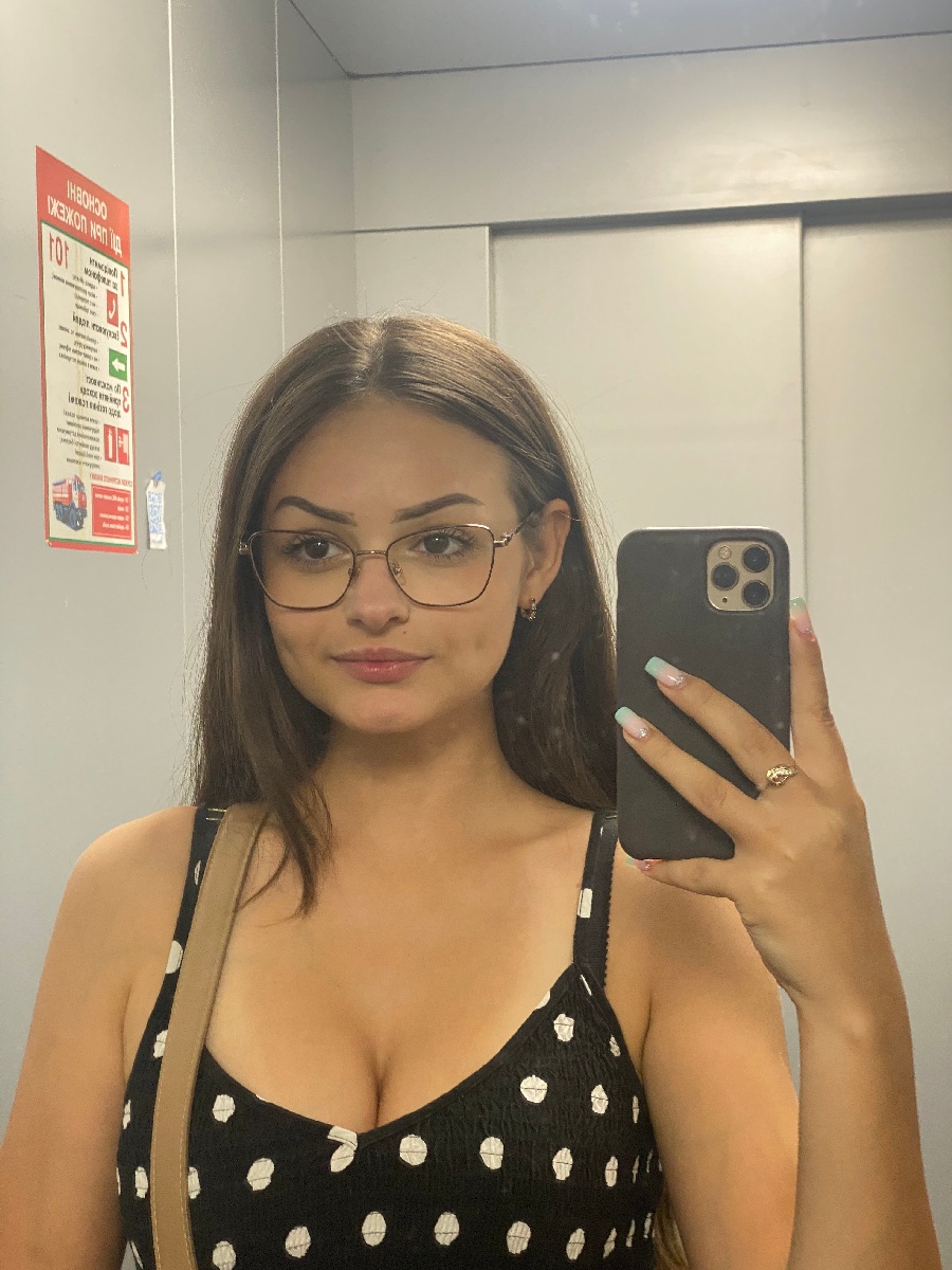 Sexy model Stacy in Kerbela